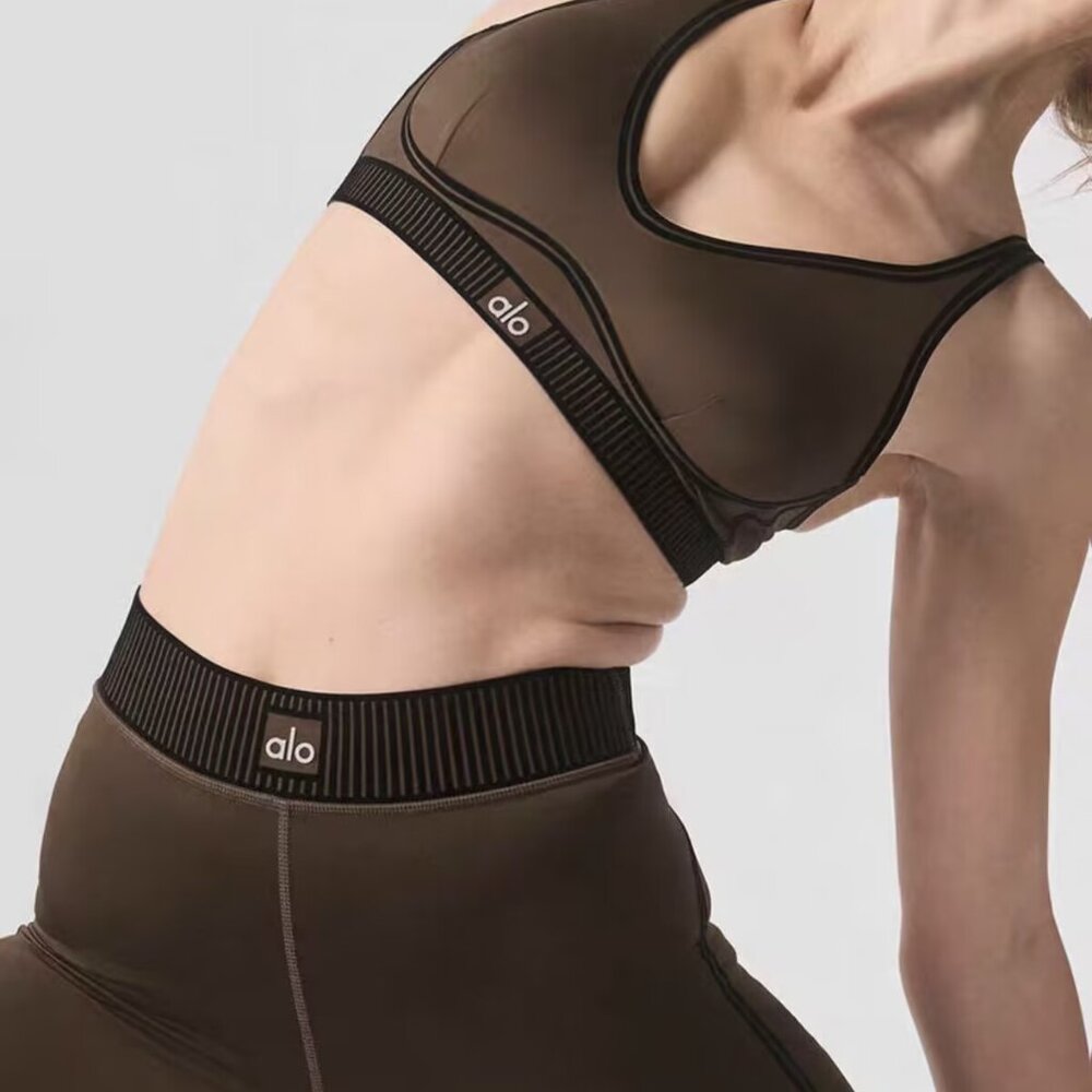 Alo Yoga Airlift Line Up Bra/Airlift High-Waist 7/8 Line Up Legging Set